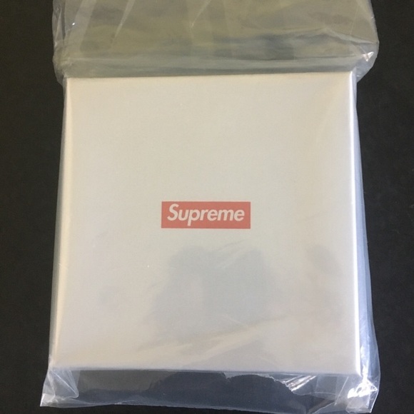 Supreme Pewter Mini Flask - Picture 2 of 3